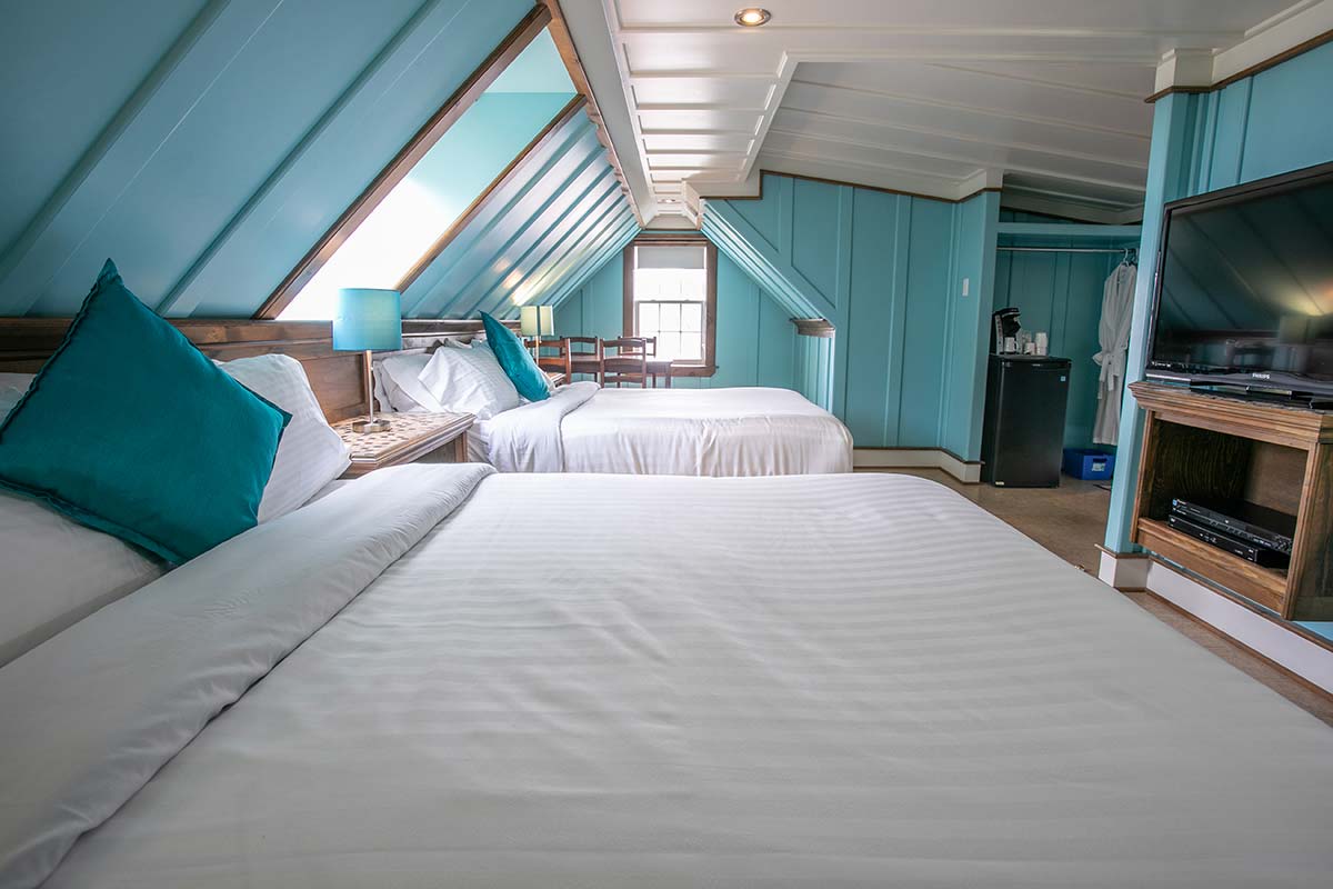 2 queen beds